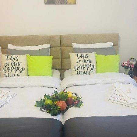 Spacious 2 Bedrooms In The Center Of Erevan Esterno foto
