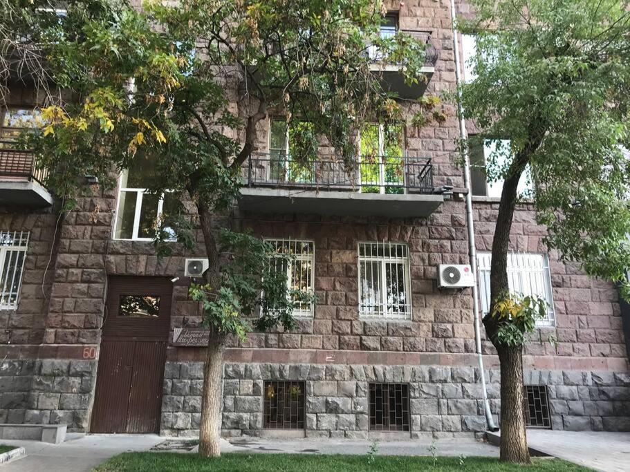 Spacious 2 Bedrooms In The Center Of Erevan Esterno foto