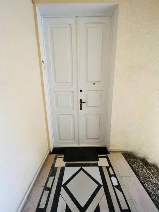Spacious 2 Bedrooms In The Center Of Erevan Esterno foto