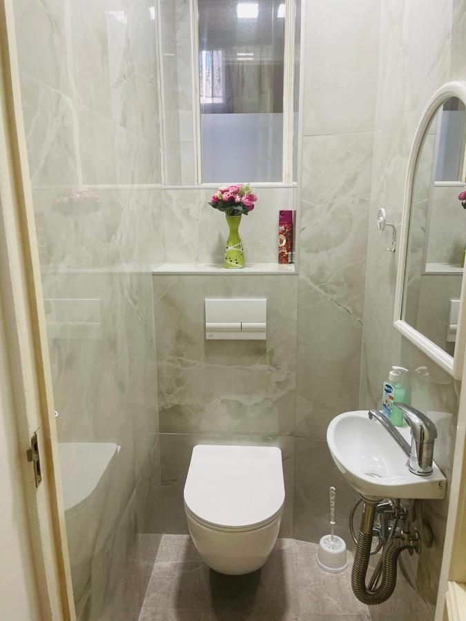 Spacious 2 Bedrooms In The Center Of Erevan Esterno foto